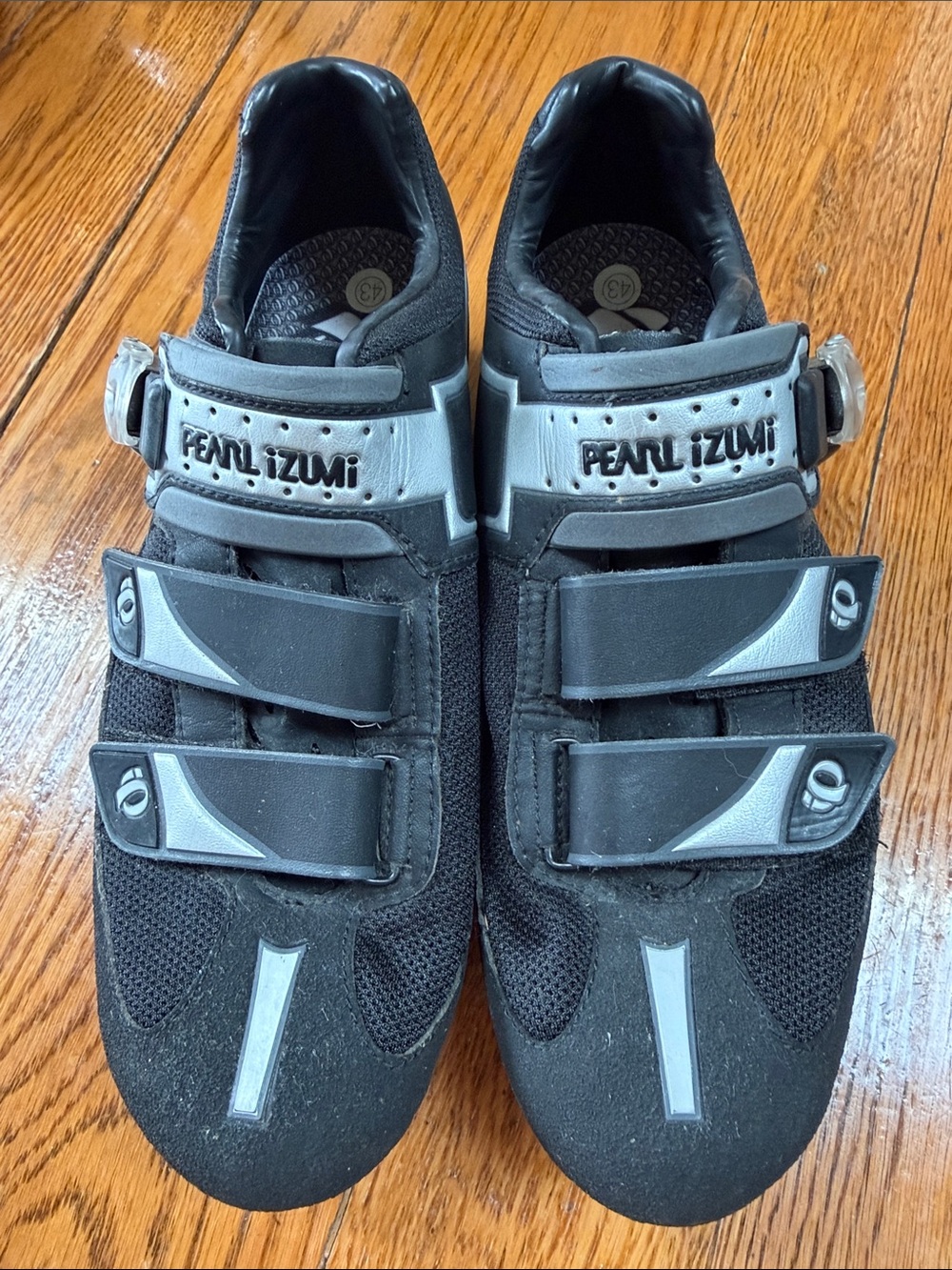 Pearl iZUMi Attack MTB 5725 biking shoes. Men’s size 43.